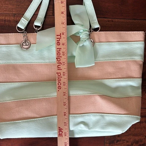 Ulta Beauty | Medium Purse Tote Beach Bag Mint & Cream Striped 7" x 9" x… - Picture 10 of 13
